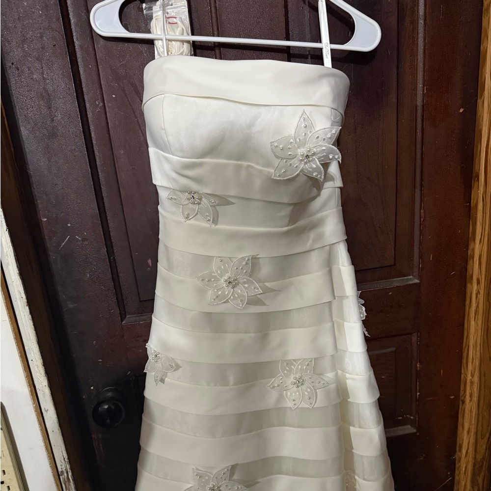 DaVinci Cream Wedding Dress with Floral Details